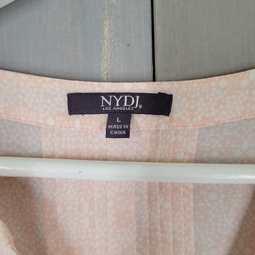 NYDJ Pintuck Blouse Women Large Peach Pink White Dot Print 3/4 Sleeve V-Neck - Picture 8 of 9
